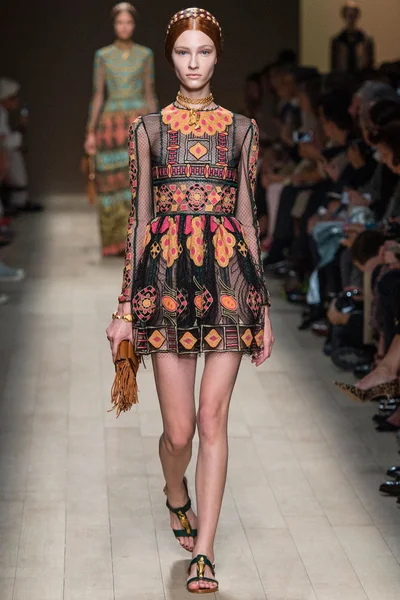 Look 5
